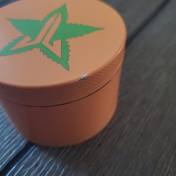 Jeffree Star - Picture 3 of 3